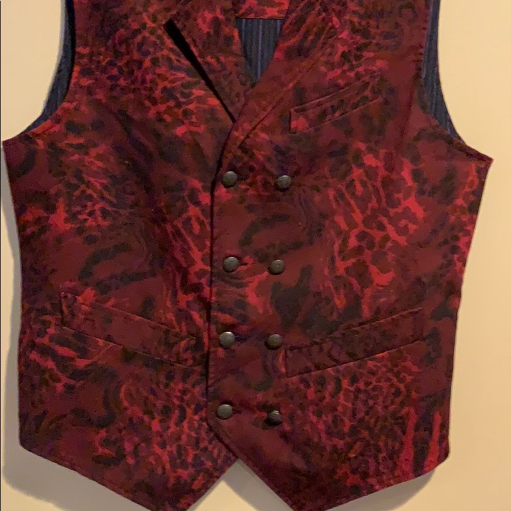 Vest - Picture 4 of 4